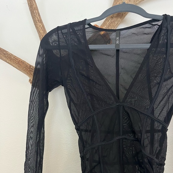 Sheer V-neck body suit - Picture 2 of 4